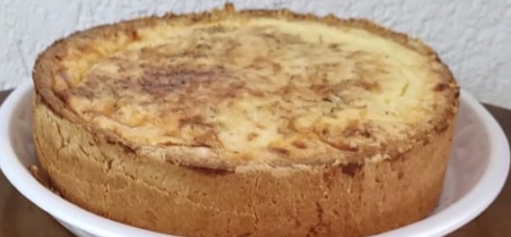 Quiche Quatro Queijo, casquinha dourada